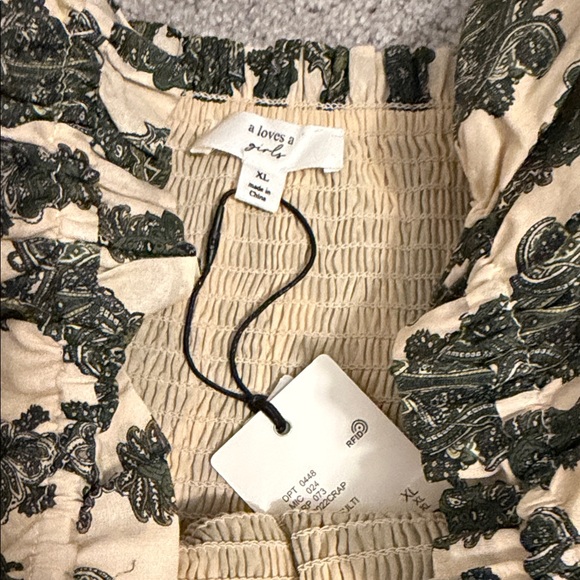 Girls Cream and Dark Green Printed Smocked Dress with Puff Sleeves - Picture 2 of 4